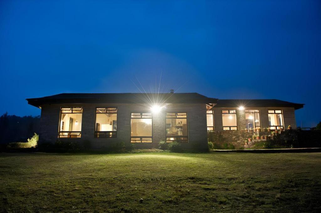 Hananoie - A Permaculture Resort ポカラ エクステリア 写真