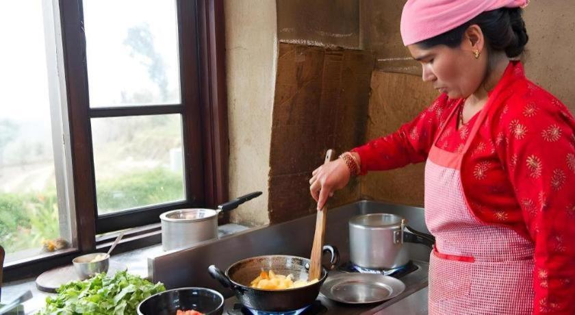 Hananoie - A Permaculture Resort ポカラ エクステリア 写真
