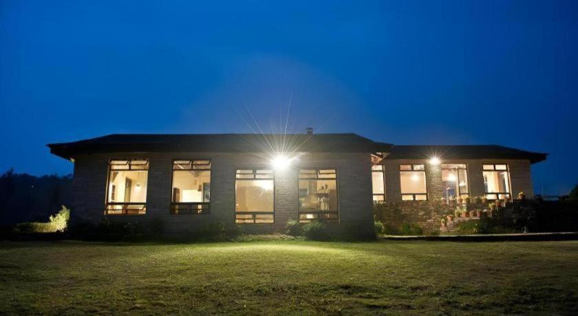Hananoie - A Permaculture Resort ポカラ エクステリア 写真