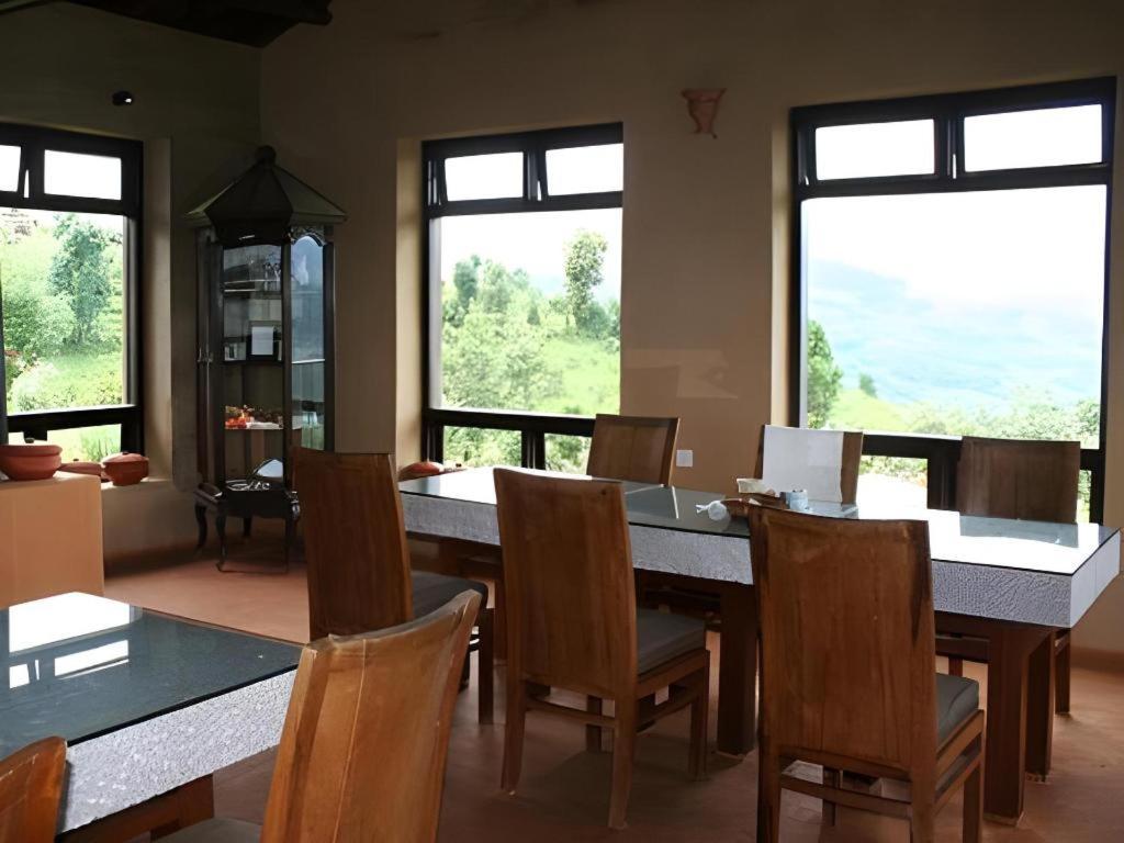 Hananoie - A Permaculture Resort ポカラ エクステリア 写真