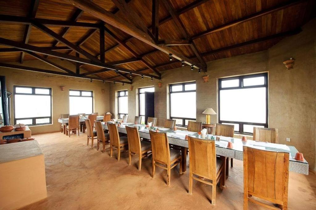 Hananoie - A Permaculture Resort ポカラ エクステリア 写真